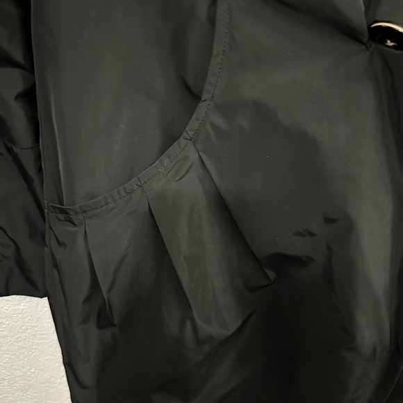 Votre nom Paris women’s rain jacketet size sm
Flared arms pleated pockets - Picture 4 of 5